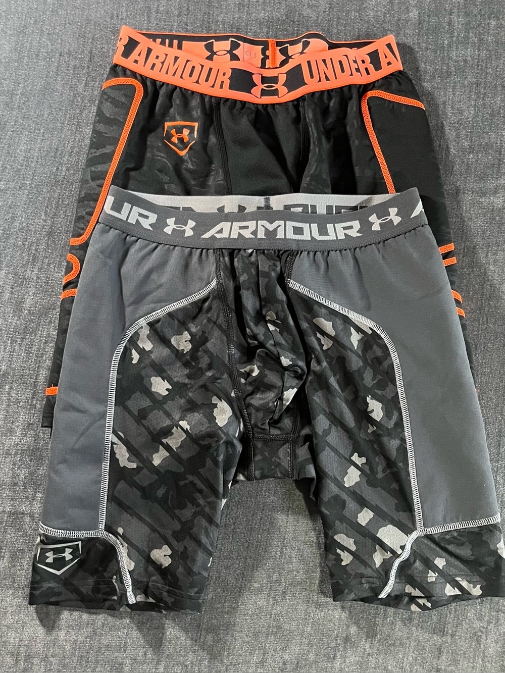 Under armour youth size large heatgear Compression camo Shorts lot of 2